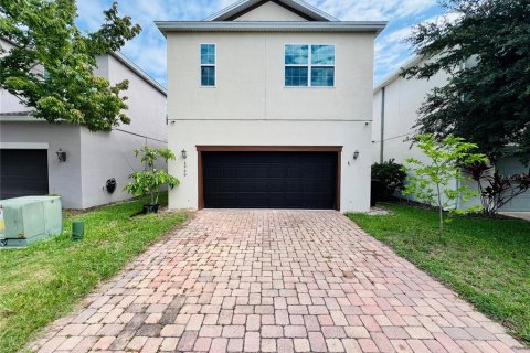 House in Orlando, Florida 4 bedrooms, 190.45 sq.m. № 1774870 - photo 2