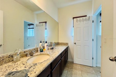 House in Orlando, Florida 4 bedrooms, 190.45 sq.m. № 1774870 - photo 13