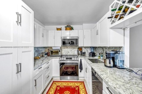 Condominio en venta en Sunny Isles Beach, Florida, 2 dormitorios, 141.3 m2 № 2034501 - foto 15