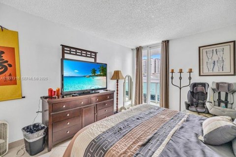 Condominio en venta en Sunny Isles Beach, Florida, 2 dormitorios, 141.3 m2 № 2034501 - foto 22