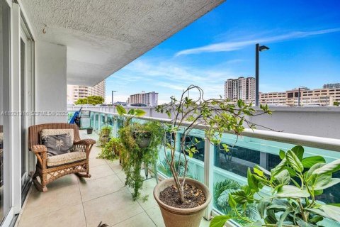 Condominio en venta en Sunny Isles Beach, Florida, 2 dormitorios, 141.3 m2 № 2034501 - foto 17