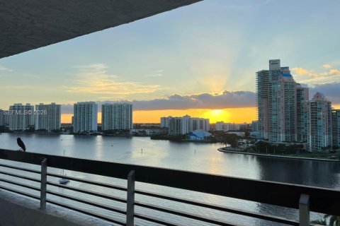Copropriété à louer à Aventura, Floride: 2 chambres, 125.7 m2 № 2179162 - photo 2