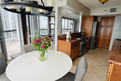 Copropriété à louer à Aventura, Floride: 2 chambres, 125.7 m2 № 2179162 - photo 9