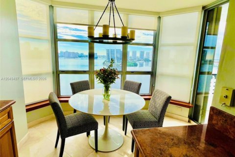 Copropriété à louer à Aventura, Floride: 2 chambres, 125.7 m2 № 2179162 - photo 10