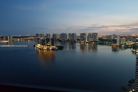 Copropriété à louer à Aventura, Floride: 2 chambres, 125.7 m2 № 2179162 - photo 3