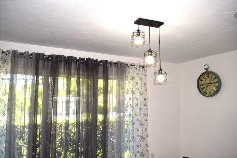 Casa en venta en Palmetto Bay, Florida, 3 dormitorios, 127.93 m2 № 1806349 - foto 5