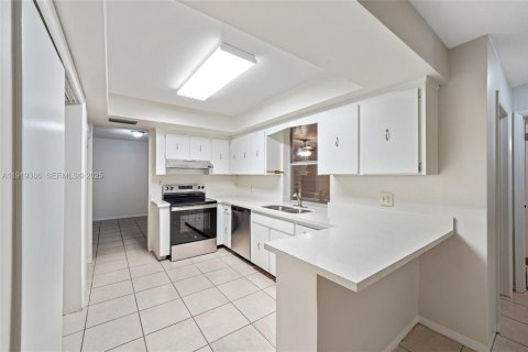 Casa en venta en Hollywood, Florida, 3 dormitorios, 119.66 m2 № 1983666 - foto 9