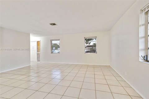 Casa en venta en Hollywood, Florida, 3 dormitorios, 119.66 m2 № 1983666 - foto 16