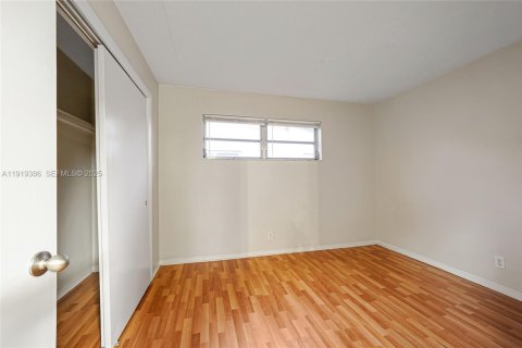 Casa en venta en Hollywood, Florida, 3 dormitorios, 119.66 m2 № 1983666 - foto 17