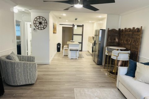 Купить коммерческую недвижимость в Уэст-Палм-Бич, Флорида 163.51м2, № 2376345 - фото 6