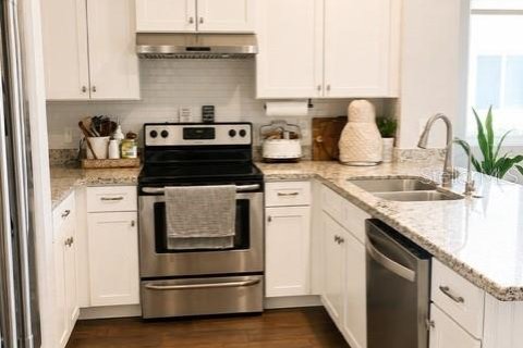 Townhouse in Lake Worth, Florida 3 bedrooms, 136.57 sq.m. № 2290763 - photo 7