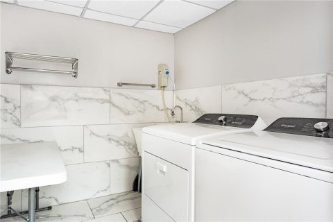 Hotel en venta en Casselberry, Florida, 2641.86 m2 № 2128571 - foto 17