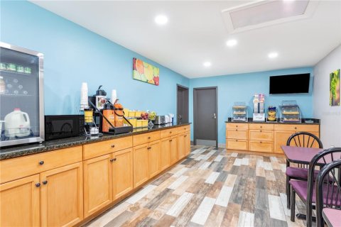 Hotel en venta en Casselberry, Florida, 2641.86 m2 № 2128571 - foto 13