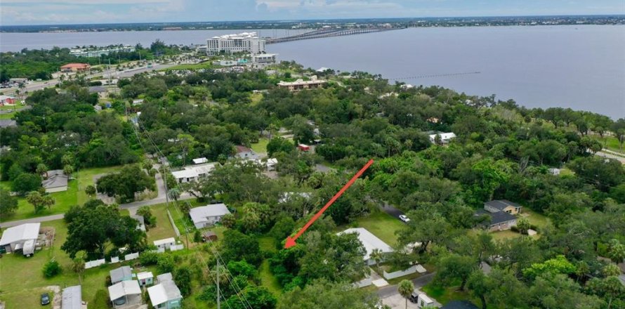 Land in Punta Gorda, Florida № 1909487