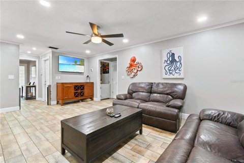House in Seminole, Florida 3 bedrooms, 178 sq.m. № 1691043 - photo 19