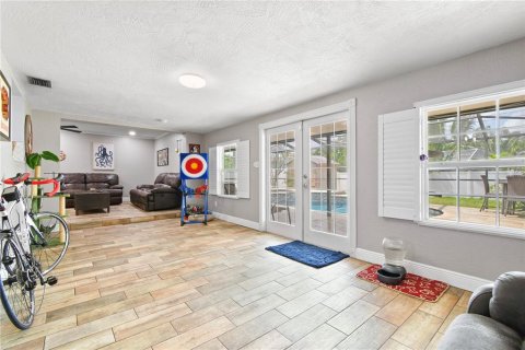 House in Seminole, Florida 3 bedrooms, 178 sq.m. № 1691043 - photo 23