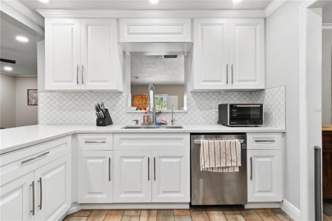 House in Seminole, Florida 3 bedrooms, 178 sq.m. № 1691043 - photo 7