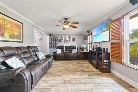 House in Seminole, Florida 3 bedrooms, 178 sq.m. № 1691043 - photo 9