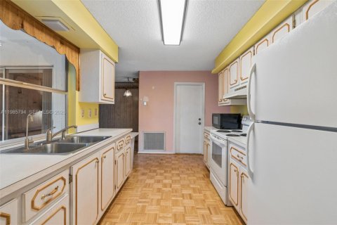 Casa en venta en Tamarac, Florida, 2 dormitorios, 151.62 m2 № 2048429 - foto 10