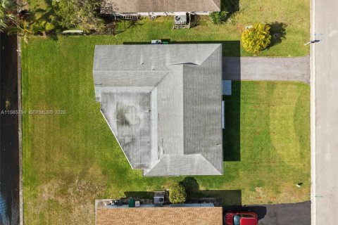 Casa en venta en Tamarac, Florida, 2 dormitorios, 151.62 m2 № 2048429 - foto 21