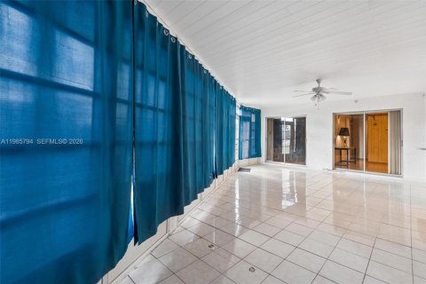 Casa en venta en Tamarac, Florida, 2 dormitorios, 151.62 m2 № 2048429 - foto 25