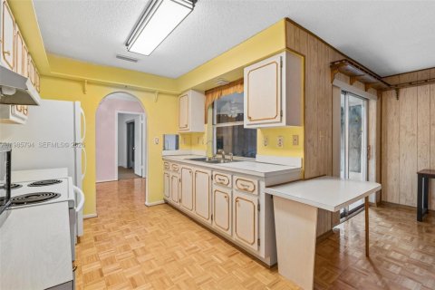 Casa en venta en Tamarac, Florida, 2 dormitorios, 151.62 m2 № 2048429 - foto 13