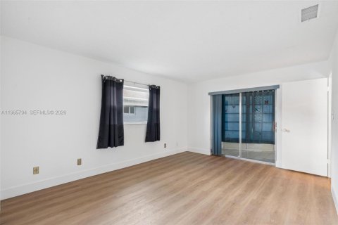 Casa en venta en Tamarac, Florida, 2 dormitorios, 151.62 m2 № 2048429 - foto 19