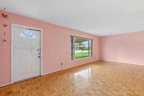 Casa en venta en Tamarac, Florida, 2 dormitorios, 151.62 m2 № 2048429 - foto 6