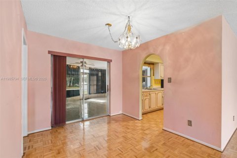 Casa en venta en Tamarac, Florida, 2 dormitorios, 151.62 m2 № 2048429 - foto 9