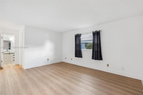 Casa en venta en Tamarac, Florida, 2 dormitorios, 151.62 m2 № 2048429 - foto 17