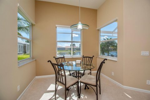 House in Delray Beach, Florida 3 bedrooms, 207.26 sq.m. № 2272060 - photo 8