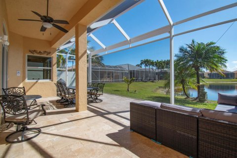 House in Delray Beach, Florida 3 bedrooms, 207.26 sq.m. № 2272060 - photo 15