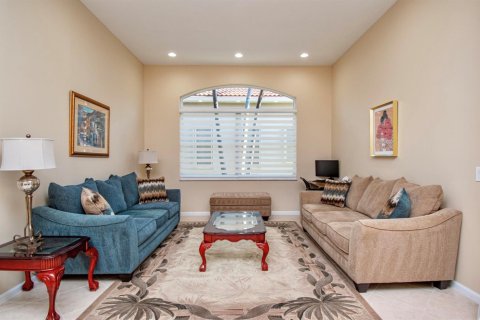 House in Delray Beach, Florida 3 bedrooms, 207.26 sq.m. № 2272060 - photo 3