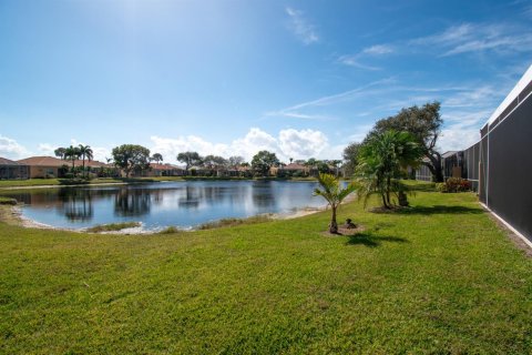 House in Delray Beach, Florida 3 bedrooms, 207.26 sq.m. № 2272060 - photo 27