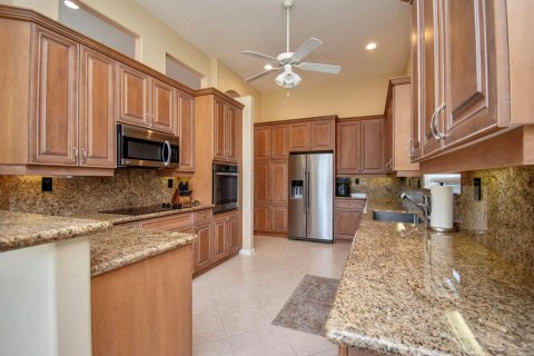 House in Delray Beach, Florida 3 bedrooms, 207.26 sq.m. № 2272060 - photo 11