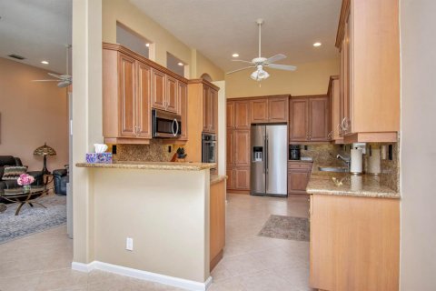 House in Delray Beach, Florida 3 bedrooms, 207.26 sq.m. № 2272060 - photo 12