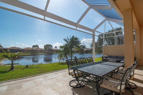 House in Delray Beach, Florida 3 bedrooms, 207.26 sq.m. № 2272060 - photo 18