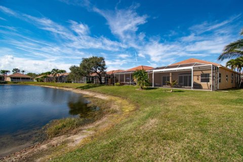 House in Delray Beach, Florida 3 bedrooms, 207.26 sq.m. № 2272060 - photo 20