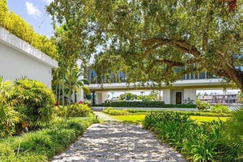 House in Fort Lauderdale, Florida 6 bedrooms, 928.56 sq.m. № 2082167 - photo 6