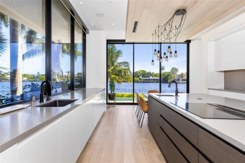 House in Fort Lauderdale, Florida 6 bedrooms, 928.56 sq.m. № 2082167 - photo 13