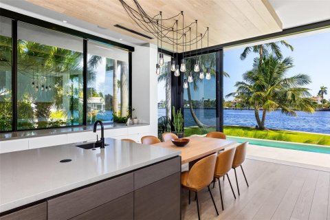 House in Fort Lauderdale, Florida 6 bedrooms, 928.56 sq.m. № 2082167 - photo 15