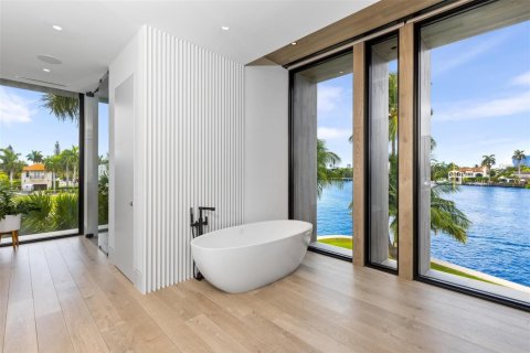 House in Fort Lauderdale, Florida 6 bedrooms, 928.56 sq.m. № 2082167 - photo 28