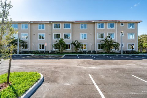 Appartement à louer à Miramar, Floride: 2 chambres, 111.48 m2 № 1892967 - photo 15
