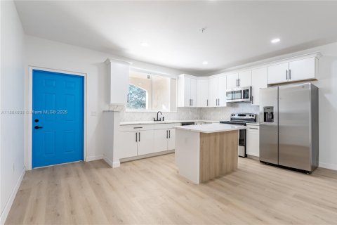 Appartement à louer à Miramar, Floride: 2 chambres, 111.48 m2 № 1892967 - photo 4