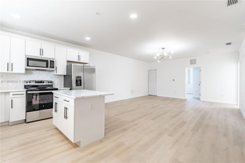 Appartement à louer à Miramar, Floride: 2 chambres, 111.48 m2 № 1892967 - photo 3