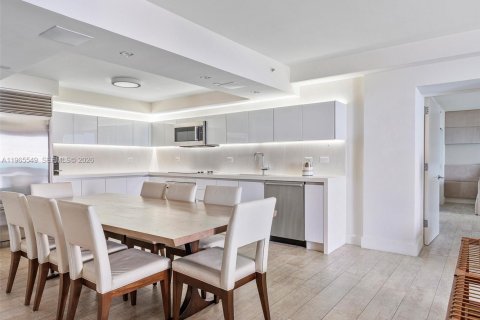 Condo in Miami Beach, Florida, 3 bedrooms № 2081216 - photo 8