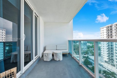 Condo in Miami Beach, Florida, 3 bedrooms № 2081216 - photo 22