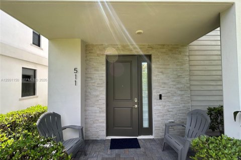 Снять в аренду таунхаус в Форт-Лодердейл, Флорида 4 спальни, 176.51м2, № 2065341 - фото 20