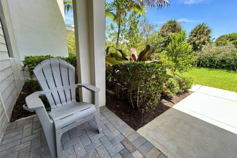 Снять в аренду таунхаус в Форт-Лодердейл, Флорида 4 спальни, 176.51м2, № 2065341 - фото 21