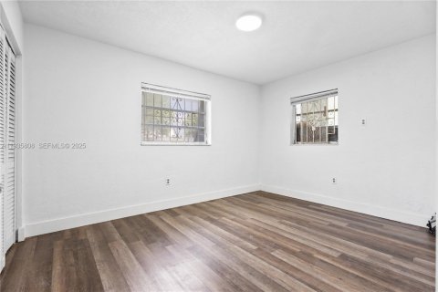 Casa en alquiler en Miami, Florida, 2 dormitorios, 119.66 m2 № 1993920 - foto 10